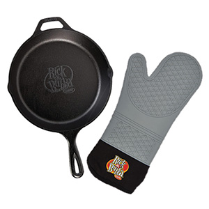Oven Mitt & Cast Iron Skillet Bundle Thumbnail